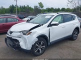 TOYOTA RAV4 XLE JTMRFREV4JJ733422 снимка