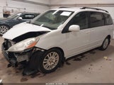 TOYOTA SIENNA XLE 5TDZK22C08S132382 photo