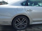 VOLKSWAGEN PASSAT 1.8T R-LINE 1VWDT7A38HC066443 photo