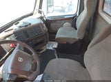 VOLVO VN VNL 4V4NC9EH3EN172392 снимка