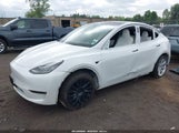 TESLA MODEL Y LONG RANGE DUAL MOTOR ALL-WHEEL DRIVE 7SAYGAEE1NF467562 fotografie