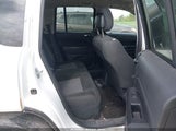 Jeep Compass Sport 1C4NJDBBXFD240201 снимка