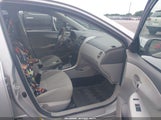 TOYOTA COROLLA LE 1NXBU4EE9AZ340875 снимка