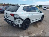 VOLKSWAGEN TIGUAN 2.0T SE R-LINE BLACK 3VVCB7AX8NM105497 photo