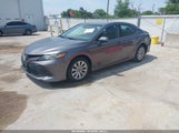 TOYOTA CAMRY LE 4T1B11HK2JU065438 снимка