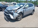 TOYOTA RAV4 XLE JTMRFREV1JD228405 снимка