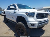 Toyota Tundra Limited 5.7L V8 5TFHY5F10KX850374 fotografie