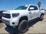 Toyota Tundra Limited 5.7L V8 5TFHY5F10KX850374 fotografie