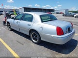 LINCOLN TOWN CAR SIG. PREM./SIGNATURE 1LNHM82W22Y639231 снимка