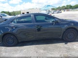 TOYOTA COROLLA LE 5YFBURHE0JP823312 снимка
