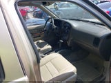 INFINITI QX4 LUXURY JNRAR05Y3XW048978 photo