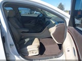 Buick Lacrosse Leather 1G4GB5G39GF133641 снимка