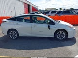 Toyota Prius Three Touring JTDKARFU8H3051809 снимка