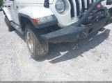JEEP WRANGLER UNLIMITED SAHARA 4X4 1C4HJXEG1JW233043 photo