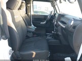 JEEP WRANGLER JK SAHARA 4X4 1C4AJWBG2JL821132 снимка