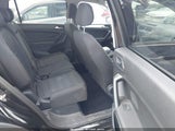 Volkswagen Tiguan 2.0T S 3VVRB7AX0PM047141 fotografie