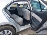 TOYOTA COROLLA LE 5YFBURHE7FP360950 снимка