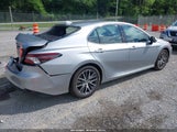 TOYOTA CAMRY XLE 4T1F11AK3RU842135 fotografie