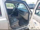 JEEP COMMANDER SPORT 1J8HH48K08C152999 снимка
