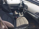 HYUNDAI ELANTRA SE 5NPD74LF8JH347388 снимка
