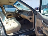 LINCOLN TOWN CAR SIGNATURE 1LNLM82W8VY709426 снимка