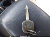 TOYOTA MATRIX XR 2T1KR32E86C559982 снимка