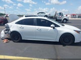 TOYOTA COROLLA LE 5YFEPMAEXMP257763 снимка