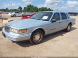 LINCOLN TOWN CAR SIGNATURE 1LNLM82W4VY603913 снимка