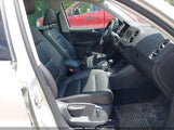 VOLKSWAGEN TIGUAN SE WVGBV3AX3DW607824 fotografie