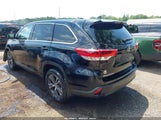 Toyota Highlander Le Plus 5TDBZRFH4JS889111 снимка