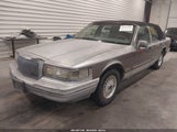 Lincoln Town Car Signature/Spinnaker 1LNLM82W3SY729370 photo