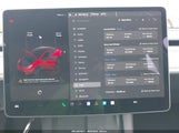 Tesla Model Y Long Range Dual Motor All-Wheel Drive 7SAYGDEE5RF117343 fotografie