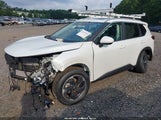 NISSAN ROGUE SV FWD 5N1BT3BA1RC672678 fotografie