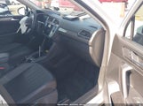 Volkswagen Tiguan 2.0T Se 3VV3B7AX2NM042400 fotografie