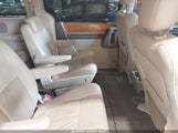 Chrysler Town & Country Limited 2A8HR64X28R691450 снимка