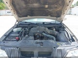 Lincoln Town Car Signature 1LNHM82W73Y694436 снимка