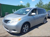 TOYOTA SIENNA LE V6 5TDKK3DC2BS096965 снимка