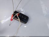 TOYOTA RAV4 XLE JTMRFREV2JJ260751 снимка