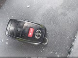 Toyota Corolla Cross Xle 7MUEAABGXNV018471 снимка