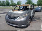 TOYOTA SIENNA LE V6 5TDKK3DC8BS009103 снимка