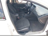 Ford Focus Se 1FADP3K26GL290434 photo