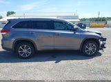 Toyota Highlander Xle 5TDJZRFH6JS875870 снимка