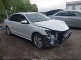 Volkswagen Passat 2.0T Se 1VWBA7A30JC022116 photo