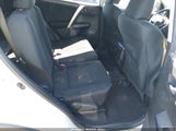 TOYOTA RAV4 LE JTMZFREV8JJ723735 fotografie