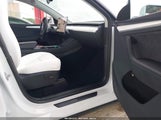 Tesla Model Y Long Range Dual Motor All-Wheel Drive 7SAYGDED1SA366071 fotografie
