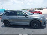 Volkswagen Tiguan 2.0T Se R-Line Black 3VVCB7AX4RM066123 photo
