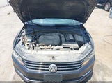 Volkswagen Passat 1.8T S 1VWAT7A33HC008453 снимка