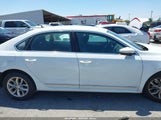 VOLKSWAGEN PASSAT 1.8T S 1VWAT7A30HC085703 снимка