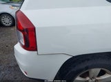 Jeep Compass Latitude 1C4NJDEB9GD745076 снимка