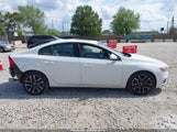 Volvo S60 T5 Dynamic YV126MFLXH2422979 photo